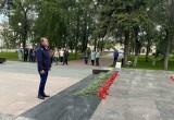 Спикер ЗСО Андрей Луценко и депутаты регионального парламента несли вахту у Вечного огня на площади Революции