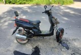 Утром в Нюксенском районе дорогу не поделили скутер и мотоцикл – женщина оказалась в больнице
