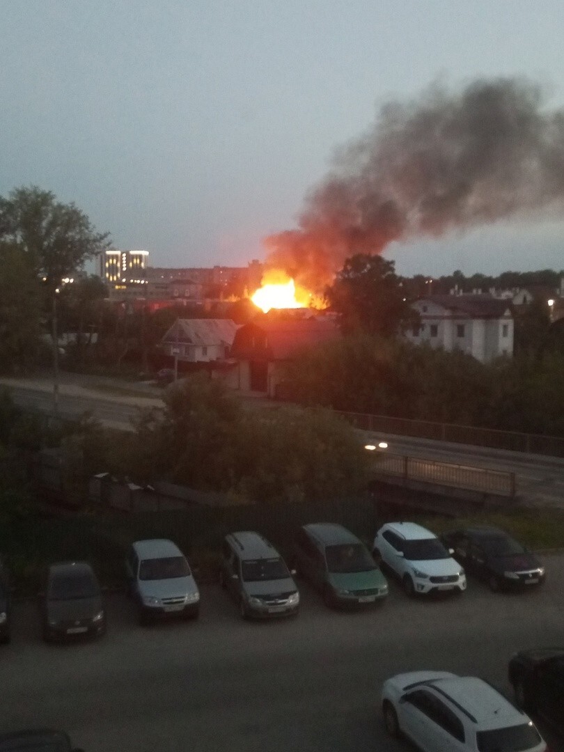 Подробности крупного пожара в Череповце: сгорела 