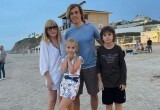 Максим Галкин* опубликовал новое фото с Пугачёвой и повзрослевшими детьми на пляже