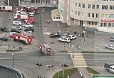 Ужас на ул. Северной в Вологде: много пожарных машин у ТЦ КИТ, но эвакуации нет