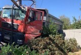 В Вытегорском районе водитель на полной скорости врезался в частный дом и погиб