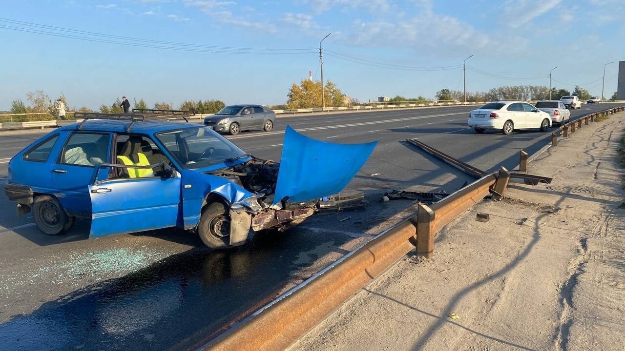 Пожилой водитель, управляя гнилым автохламом, устроил ДТП в Вологодской  области | 24.09.2023 | Вологда - БезФормата