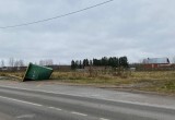 В Вологодском округе опрокинулся остановочный павильон