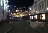 Центральные площади и аллеи Вологды украшают к Новому году