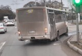 Вологодский автобус ездит настолько грязным, что даже не видно его корпуса
