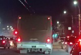 Вологодский автобус ездит настолько грязным, что даже не видно его корпуса