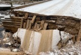 Появились подробности обрушения конструкций подъезда к мосту в Вологодской области: сроки ремонта не названы