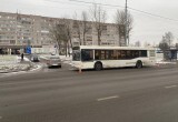 В Вологодской области из-за беззаботного 82-летнего лихача кондуктор автобуса разбила голову и переломала ребра