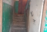 «Сами обслуживайте». Глава Сокольского округа Васин направил комиссию в дом со снежной лестницей в подъезде