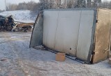 На трассе в Вологодской области два опытных «барашка» на грузовиках выясняли кто круче