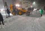 На борьбу с последствиями сильнейшего снегопада брошены все силы подрядчиков