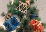В Вологде студенты украсили елку необычными "архитектурными" игрушками