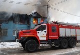 Жители сгоревшего дома в Вологде считают, что пожарные начали тушить пламя слишком поздно