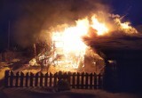 Факелом пылал дом в одной из деревень Харовского округа 