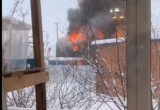 "Ни дня без пожара". В Вологде горят постройки для рабочих в районе "Ленты"