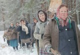 Женщины вернулись на лесоповал с пилами 40-х годов