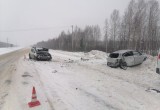 Трасса смерти «Вологда-Новая Ладога» забрала еще одну жизнь пару часов назад: водителя «Шевроле» спасти не удалось