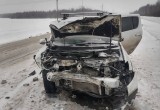Трасса смерти «Вологда-Новая Ладога» забрала еще одну жизнь пару часов назад: водителя «Шевроле» спасти не удалось
