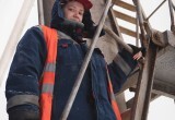 Женщины рабочих профессий - миссия выполнима: Ирина Зорина работает машинистом крана на ЧЗМК