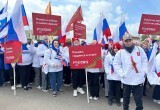 Вологодские волонтеры приняли участие в шествии оркестров в Москве