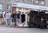 В Вологодской области 50-летний водитель ВАЗа опрокинул скорую помощь, летевшую на «красный»