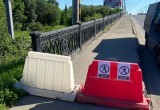 В Вологде начал разрушаться Горбатый мост: проход для пешеходов частично закрыт