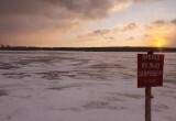 В Вологодской области спасли двух мужчин, попавших в беду на льду реки при покатушках на аэролодке