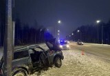 Еще один автомобиль врезался в опору ЛЭП под Вологдой, но обошлось без жертв