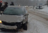 Тройное ДТП на нечищеной дороге в Вологодской области не обошлось без вырванных колес