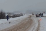 Тройное ДТП на нечищеной дороге в Вологодской области не обошлось без вырванных колес