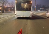 В Вологодской области водитель пассажирского автобуса МАЗ расправился с 51-летним мужчиной на ВАЗе