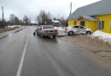 Пустую Вологодскую дорогу вблизи одного из райцентров не поделили две иномарки  