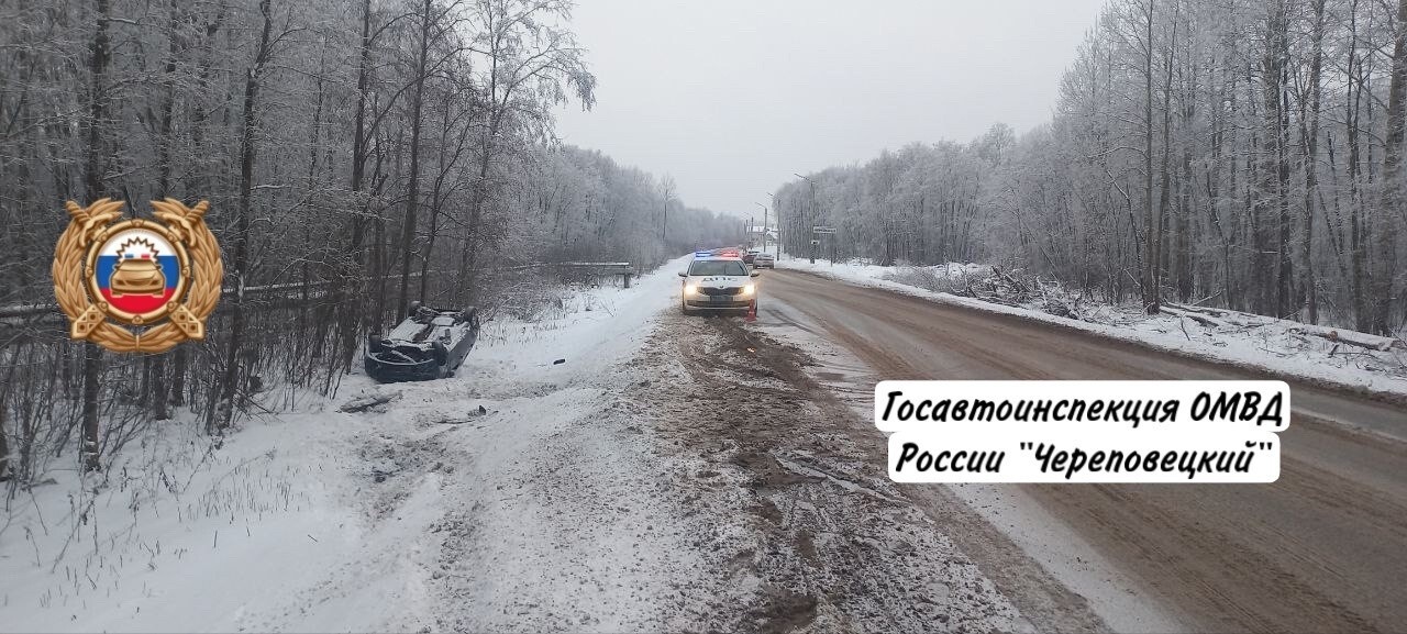 Внезапный кувырок прервал путь 53-летнего водителя Форда в Вологодской области 