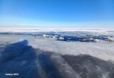 На Онежском озере утром двое мужчин на мотособаке провалились под лед