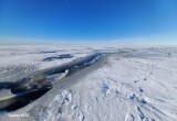 На Онежском озере утром двое мужчин на мотособаке провалились под лед