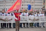 Колонна с портретами героев войны прошла по Вологде в честь 80-летия Победы