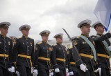 Парад Победы проходит в Вологде: в строю — курсанты, силовики и кадеты