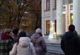 Очаровательной интермедией-сюрпризом открылся 50-й театральный сезон ТЮЗа