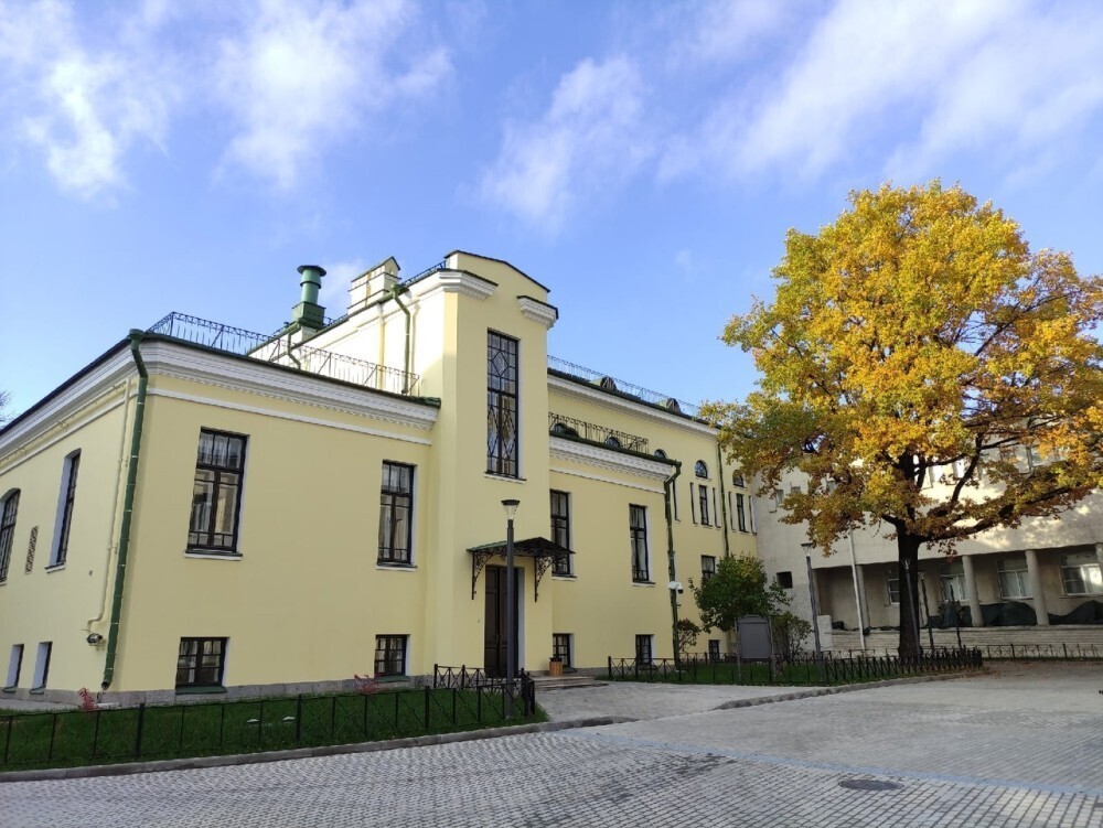 Мастера «ВологдаСтройКонструкции» возвращают красоту старинным зданиям Москвы Мастера «ВологдаСтройКонструкции» возвращают красоту старинным зданиям Москвы