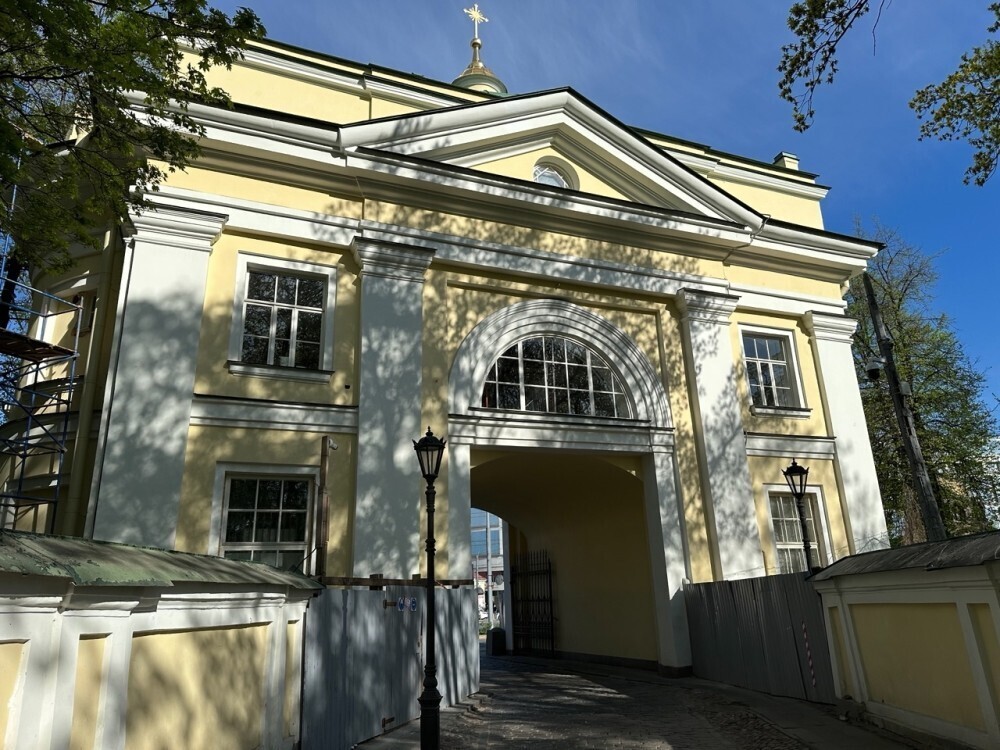 Мастера «ВологдаСтройКонструкции» возвращают красоту старинным зданиям Москвы Мастера «ВологдаСтройКонструкции» возвращают красоту старинным зданиям Москвы