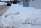 &laquo;Что подумают туристы?&raquo;: Вологжане бьют тревогу из-за сугробов в центре города