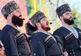 Ансамбль Зыкиной и хор из Чечни: на Кремлёвской площади Вологды отметили День России