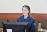 Медаль &laquo;За отличие в учебе&raquo; из рук Министра юстиции Российской Федерации Константина Чуйченко получила курсант ВИПЭ ФСИН России Юлия Филатова