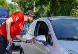 Более 80 волонтеров дежурят на автозаправках Вологды для координации работы
