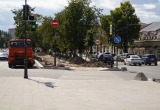 В Вологде на аллее на улице Мира приступили к укладе плитки 